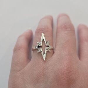 Womens Elegant Silver Tone Star Women's Ring Nwot